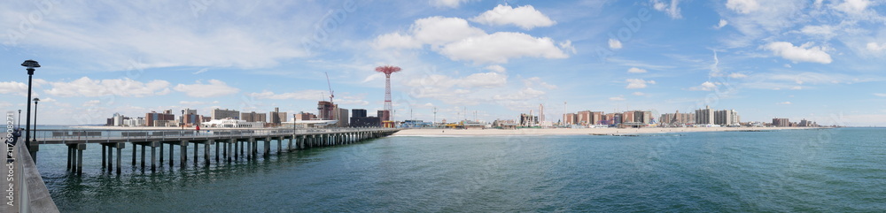 Luna Park, Coney Island, parc d'attractions, New York, Brooklyn, montagnes russes, grande roue, manèges, attractions, loisirs, divertissement, vacances, famille, enfants, sensations fortes, fête forai Luna Park, Coney Island, parc d'attractions, New York, Brooklyn, montagnes russes, grande roue, manèges, attractions, loisirs, divertissement, vacances, famille, enfants, sensations fortes, fête forai