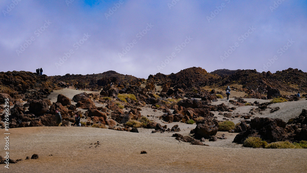 Vue aérienne professionnel au drone des mines de San Jose au Parc national del Teide et avec dunes de sable dans le brouillard, Ténérife, Espagne
Vue aérienne professionnel au drone des mines de San Jose au Parc national del Teide et avec dunes de sable dans le brouillard, Ténérife, Espagne