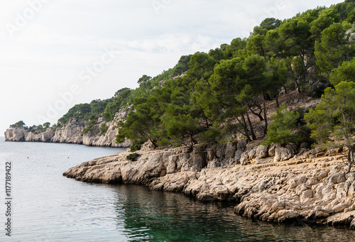 Obraz na płótnie Splendeurs des Calanques : Nature et Mer Méditerranéenne w salonie