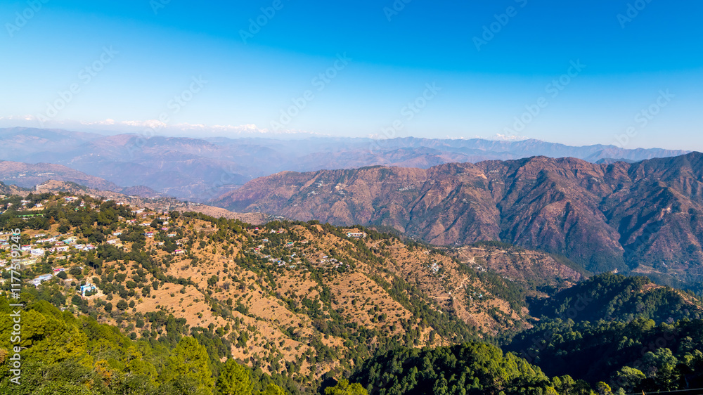 Fototapeta premium Tip N Top Lansdowne also commonly known as Tiffin Top, is a hilltop viewpoint located at 1700 meters above the sea level and provides visitors with magnificent, breathtaking views.