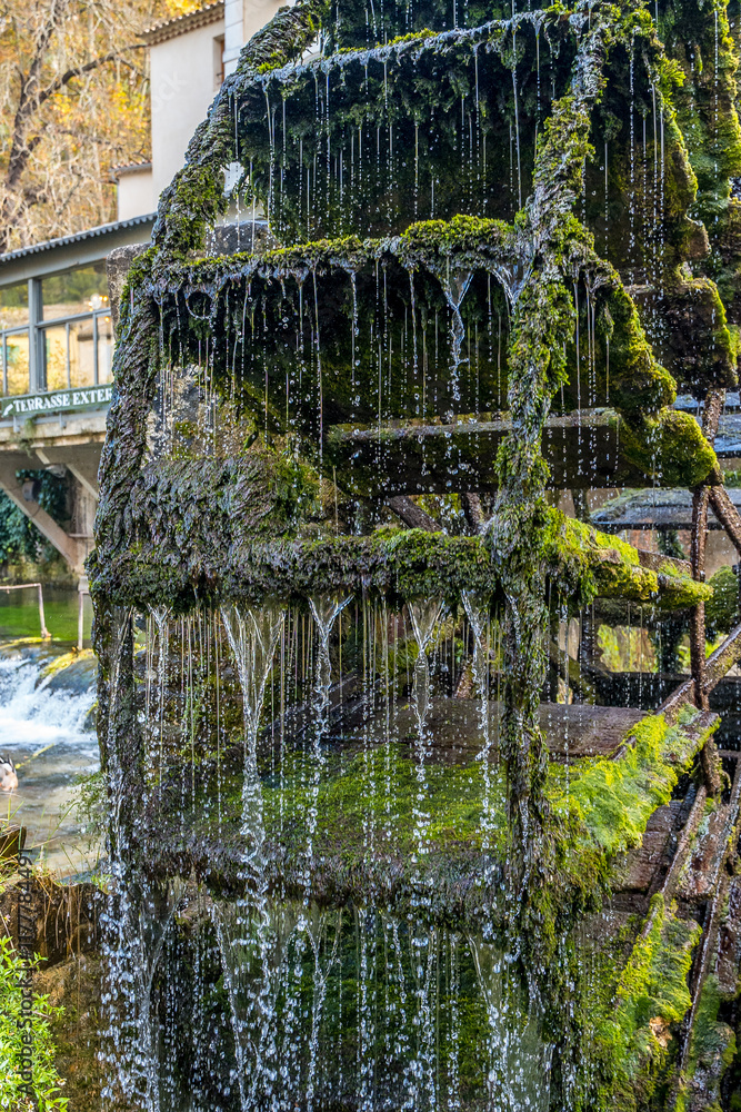 L'Isle-sur-la-Sorgue : Charme et Sérénité Provençale