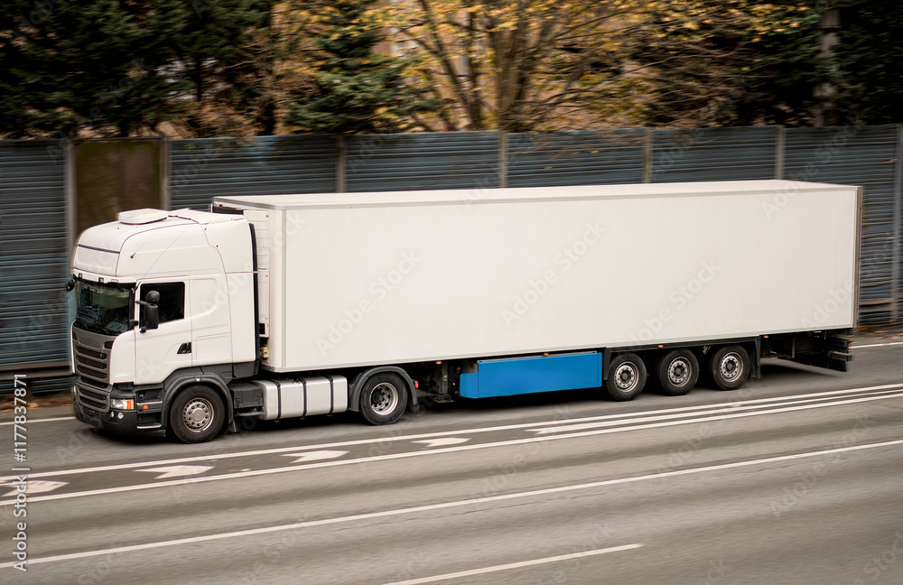 Modern Refrigerated Truck Ensuring Sustainable Cold Chain Logistics Modern Refrigerated Truck Ensuring Sustainable Cold Chain Logistics