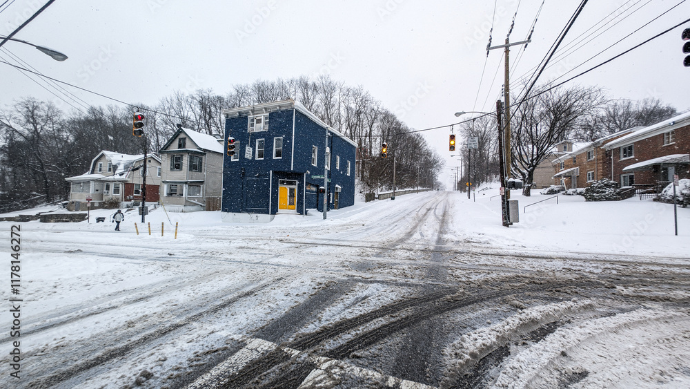 Naklejka premium Winter snowstorm Price Hill, Cincinnati Ohio. 6th January 2025