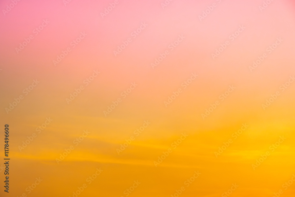 Obraz premium Enjoy a panoramic view of the skyline. The sun rises in the morning sky with colorful clouds. and beautiful cloud patterns In the soft light of the morning 