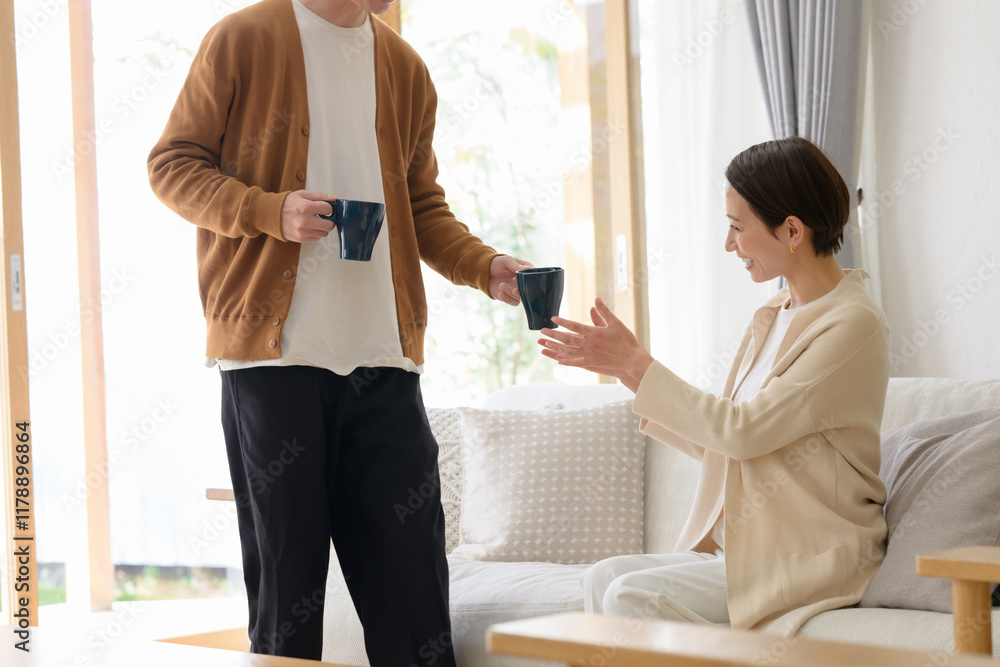 Fototapeta premium コーヒーブレイクをする男女