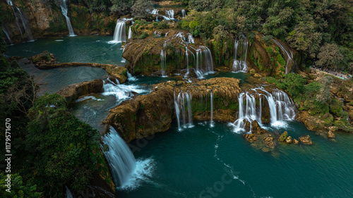 Located on the Vietnam - China border, Ban Gioc waterfall is known as one of the most beautiful waterfalls in Vietnam, the largest natural waterfall in Southeast Asia and the fourth largest waterfall  photo