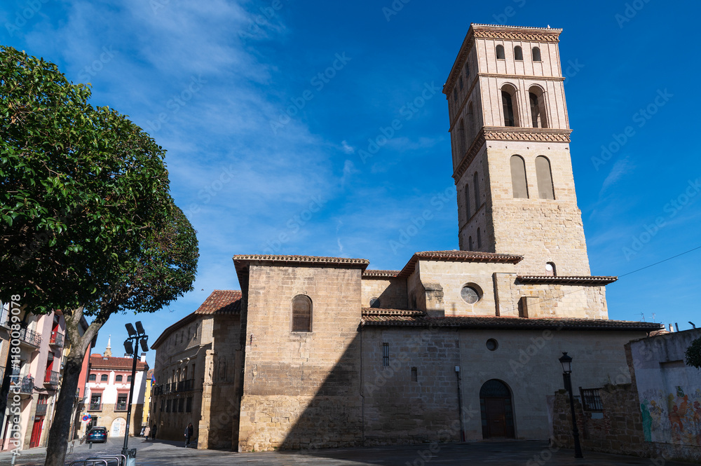 Logroño, iglesia romanica de san bartolome en el casco antiguo. La rioja, España. Logroño, iglesia romanica de san bartolome en el casco antiguo. La rioja, España.