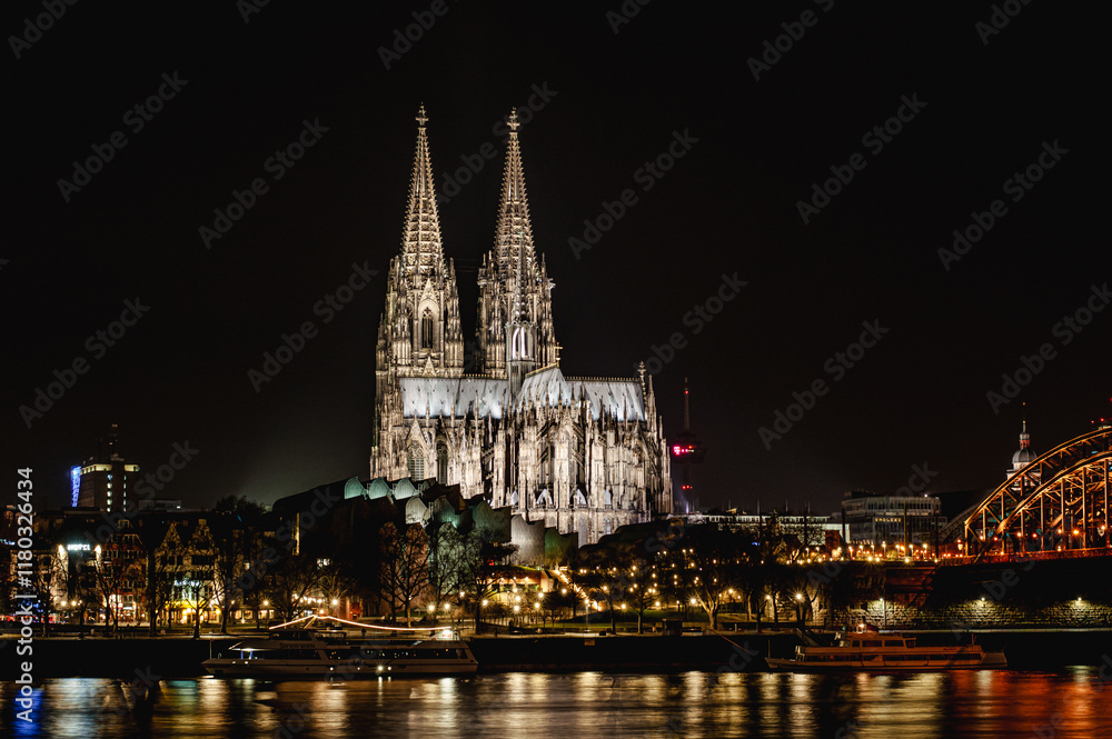 Obraz premium Kölner Dom bei Nacht