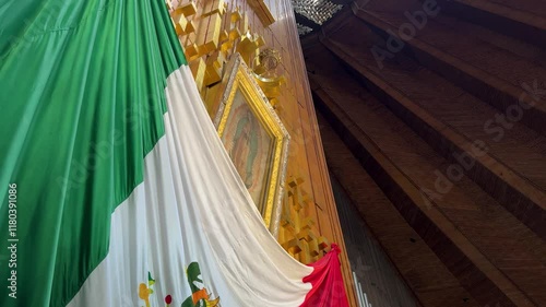 Altar de la virgen en la basilica de guadalupe