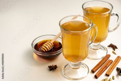 Tableau sur toile Sbiten traditional slavic drink