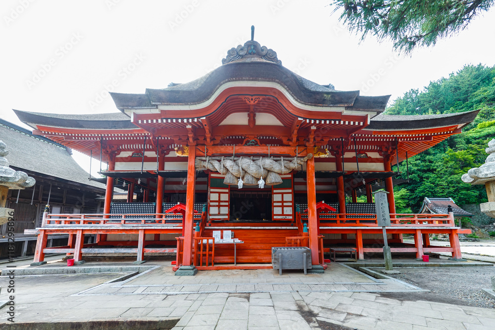 Naklejka premium 朱に彩られた優美な日御碕神社(鳥取県出雲市)