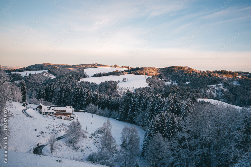Schwarzwald Landschaft im Winter bei Sonnenaufgang Schwarzwald Landschaft im Winter bei Sonnenaufgang