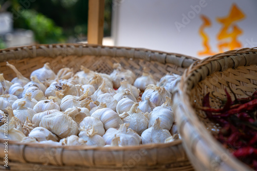 garlic in the blanket