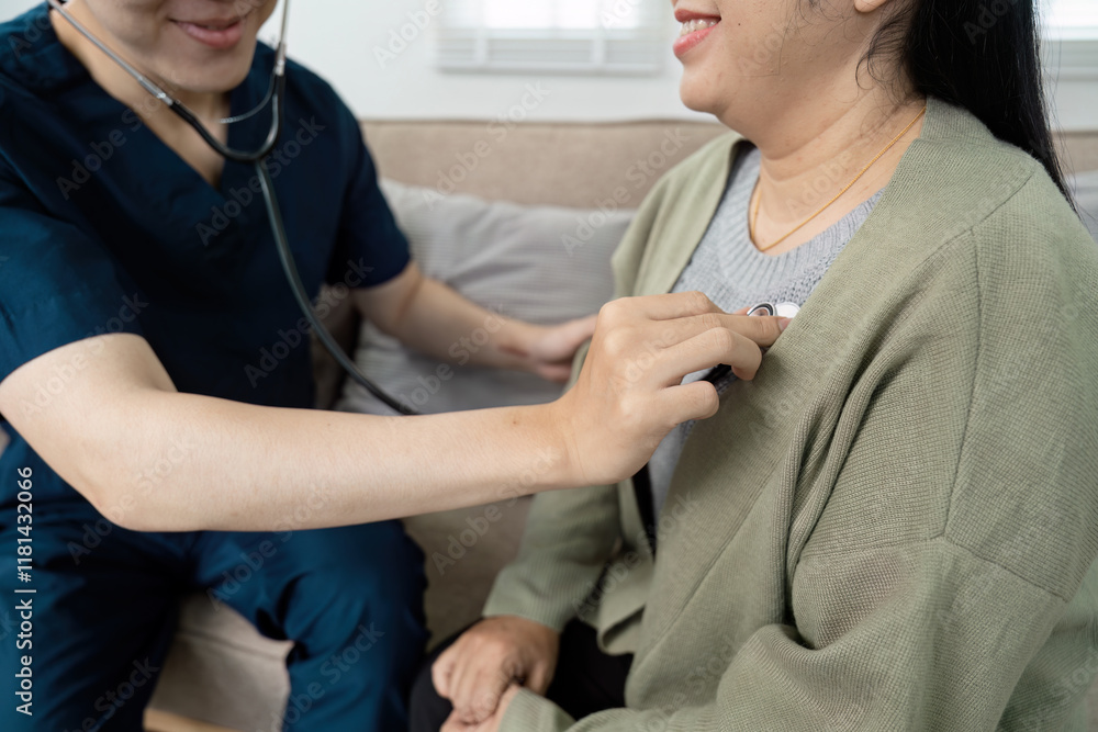Obraz premium Friendly Doctor Conducting a Routine Check-Up with a Patient in a Comfortable Home Setting