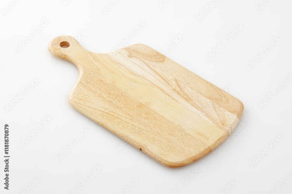 Fototapeta premium 白背景に置いた木製のカッティングボード Wooden cutting board on white background