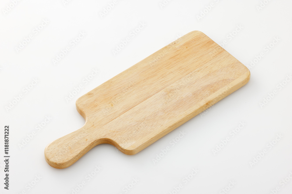 白背景に置いた木製のカッティングボード Wooden cutting board on white background 白背景に置いた木製のカッティングボード Wooden cutting board on white background