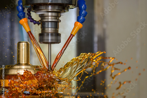 Canvastavla The CNC milling machine cutting the shell mold parts with oil coolant method