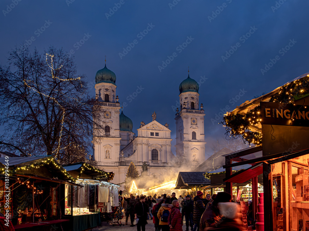 Christkindlmarkt am Dom, Weihnachtsmarkt, Passau, Bayern, Deutschland