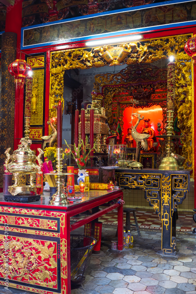 Fototapeta premium Vietnam. Buddhist temple in Sa Dec.