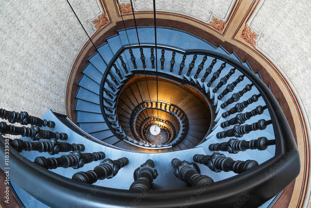 Fototapeta premium Zakręcone schody