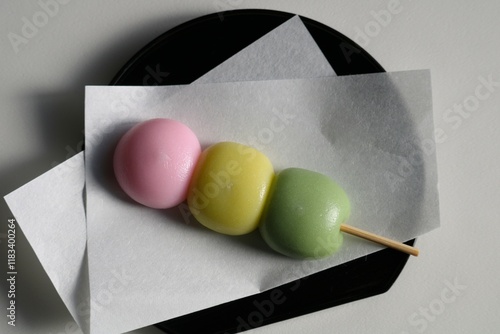 和菓子　三色団子