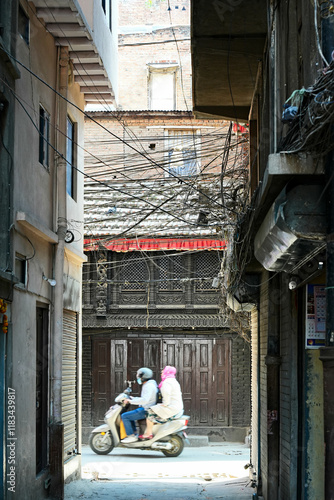 Obraz na płótnie Kathmandu: between tradition and devotion in its alleys w salonie