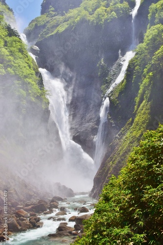 立山 称名滝　 初夏の風景