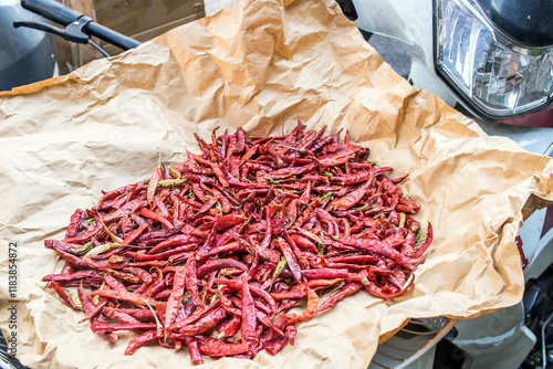 dried red chili peppers
