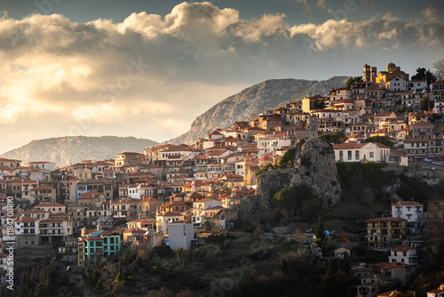 Obraz na płótnie Sunset over Arachova city at Parnassus Mountain resort. Beautiful landscape with Arachova and its amazing architecture Greek constructions. Travel to Greece. w salonie