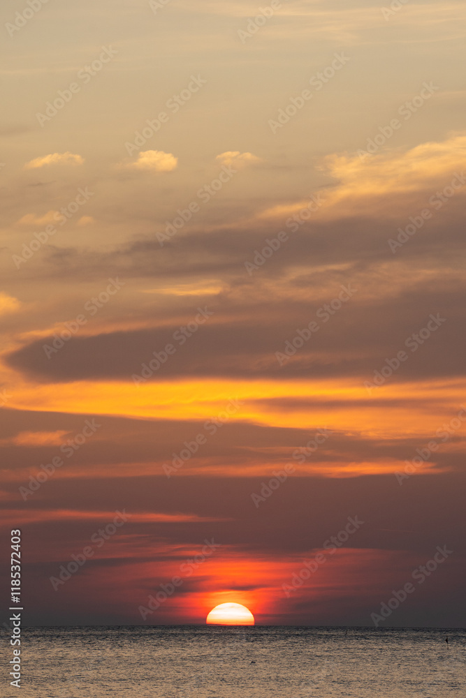 Obraz premium sunset over the sea