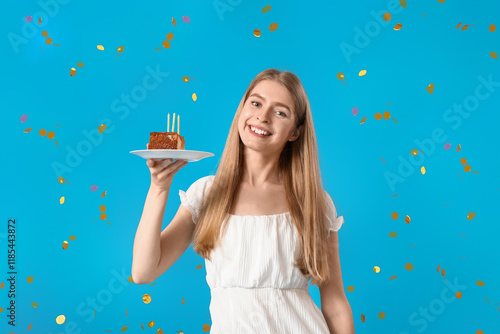 Young woman with piece of b...