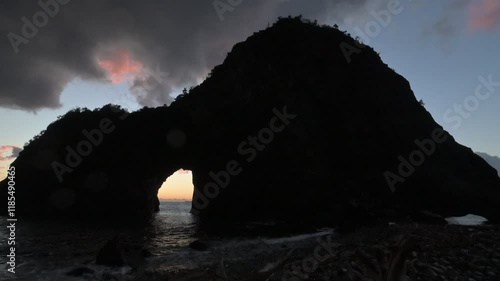 ダイナミックな洗顔門ビーチの夕景