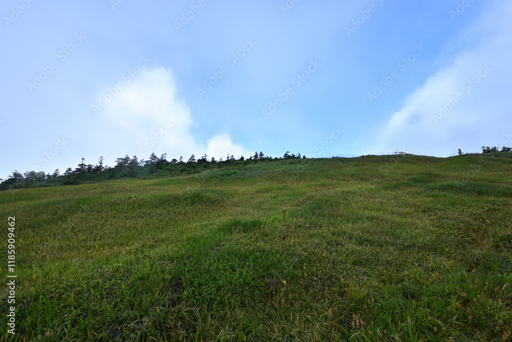 Obraz premium Climbing Mt. Aizu-Komagatake, Fukushima