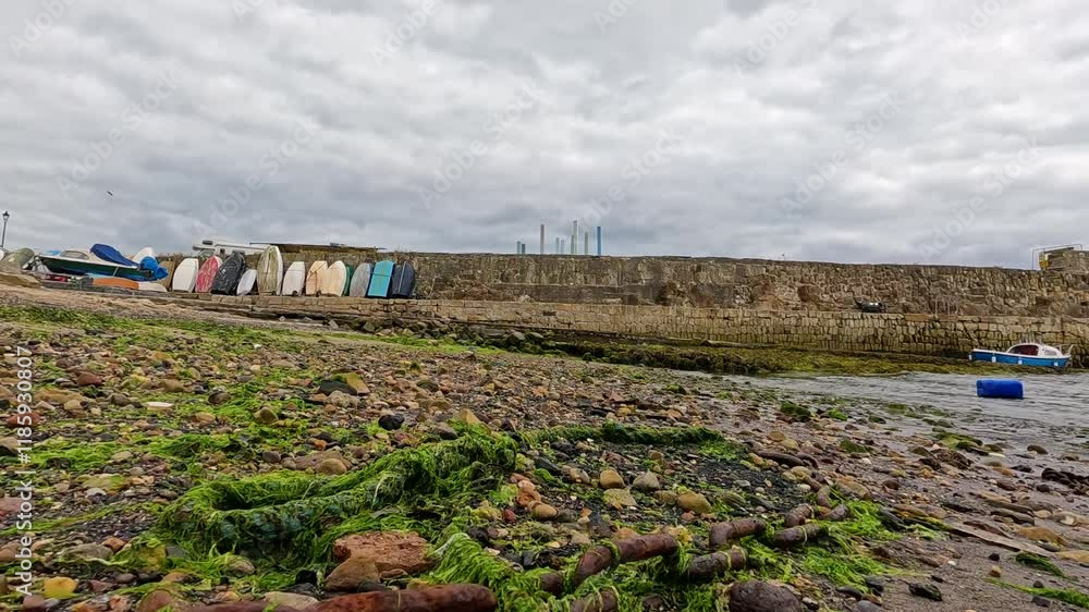 Coastal Walk Along Dysart Harbour Coastal Walk Along Dysart Harbour