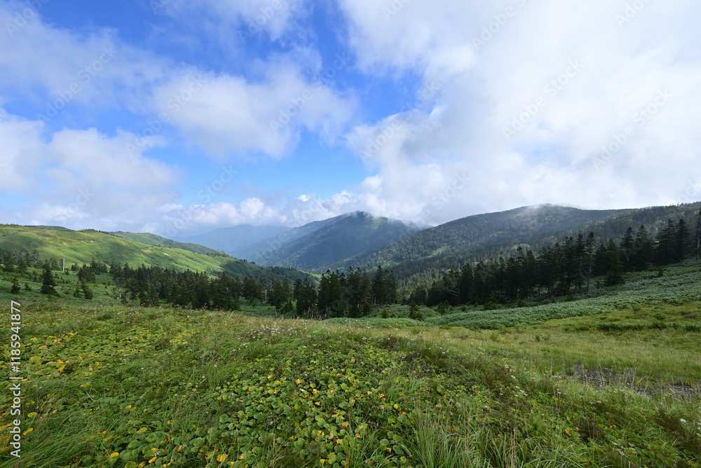 Obraz premium Climbing Mt. Aizu-Komagatake, Fukushima, Japan