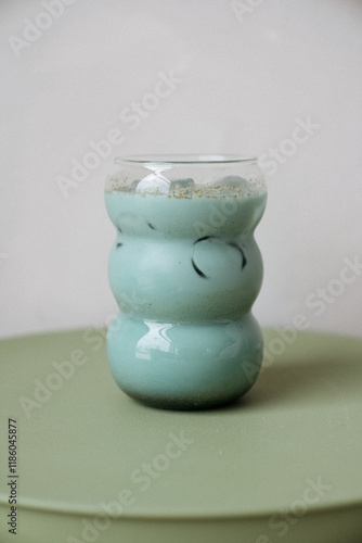 Breakfast: breakfast, morning meal, healthy breakfast, brunch, eggs, pancakes, coffee, croissant, breakfast table, morning routine.
Restaurants: restaurant, dining, food service, gourmet, fine dining,