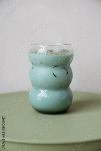 Breakfast: breakfast, morning meal, healthy breakfast, brunch, eggs, pancakes, coffee, croissant, breakfast table, morning routine.
Restaurants: restaurant, dining, food service, gourmet, fine dining,