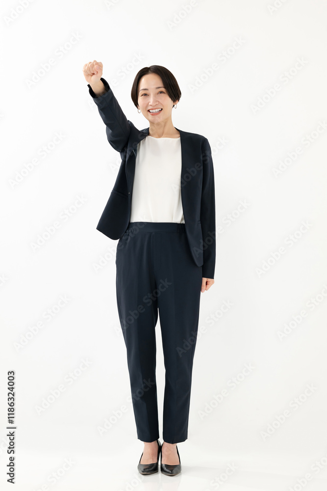 笑顔の女性 全身 ポートレート 笑顔の女性 全身 ポートレート