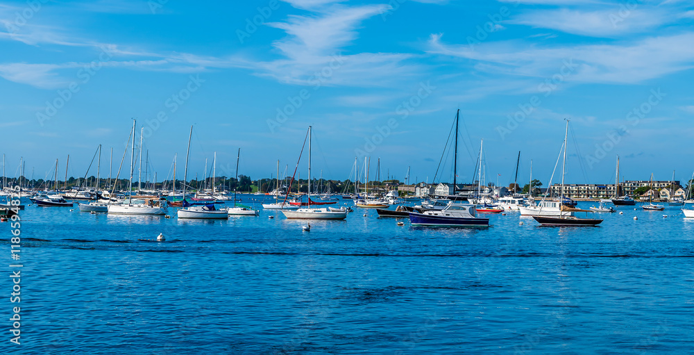 Obraz premium A view from the harbor across Narragansett bay at Newport, USA in the fall