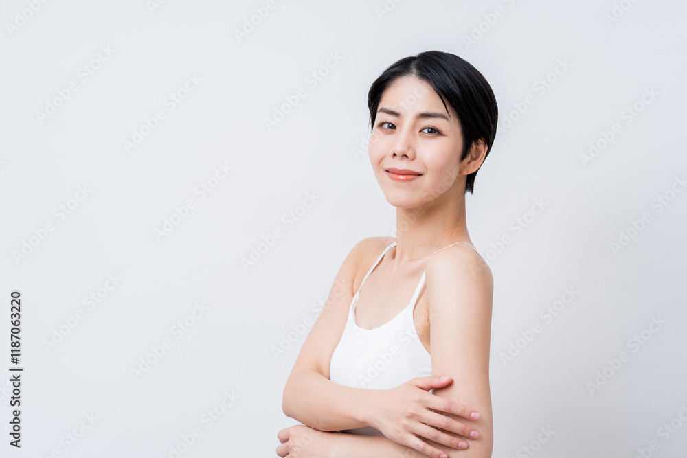 若い女性のスキンケアイメージ
若い女性のスキンケアイメージ