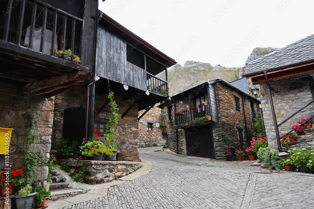 Arquitectura popular leonesa. Peñalba de Santiago.. Uno de los pueblos más bonitos de España. Arquitectura popular leonesa. Peñalba de Santiago.. Uno de los pueblos más bonitos de España.