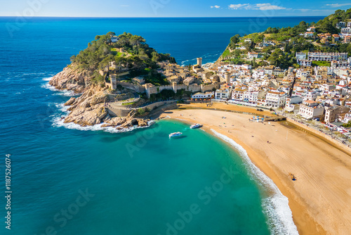 Obraz na płótnie Tossa de Mar town on Costa Brava Mediterranean coast in Catalonia, Spain. w salonie