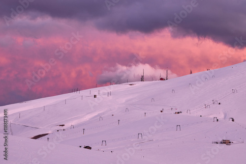 Maielletta: Tramonto Invernale tra nubi lenticolari e neve e vapore photo