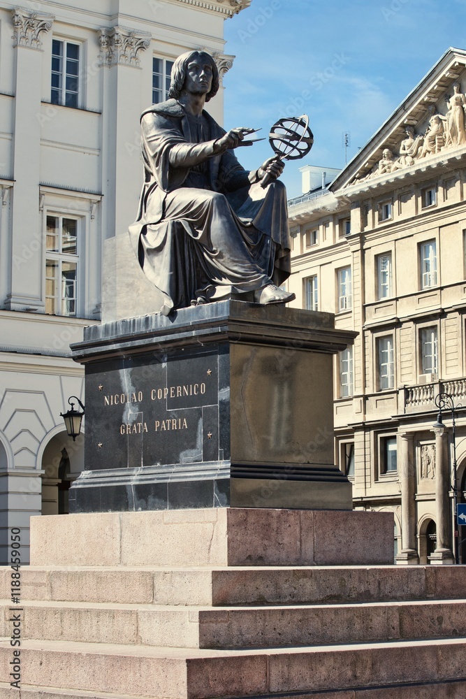 Fototapeta premium Nicolaus Copernicus Monument in Warsaw, Poland