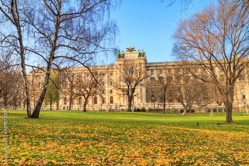 Obraz na płótnie City landscape - view of the Burggarten park and Neue Burg (New castle) of Hofburg in the city of Vienna, Austria w salonie