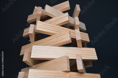 фотографія Assemblage de tasseaux de bois en structure