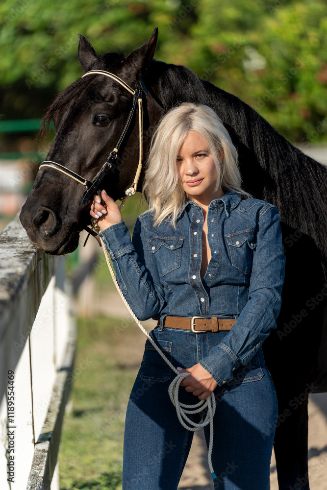 Obraz premium Modelo y Caballo