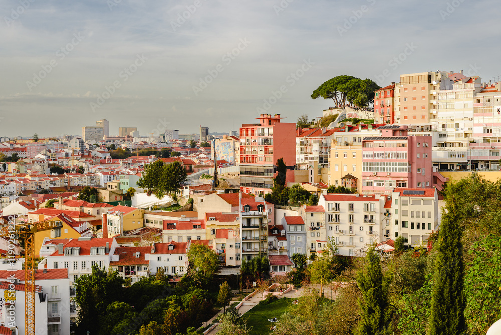 Obraz premium Lisbon Vibrant Hillside Urban Landscape View