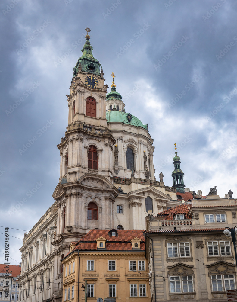 Die Kirche des Heiligen Nikolaus in Prag, Tschechische Republik Die Kirche des Heiligen Nikolaus in Prag, Tschechische Republik