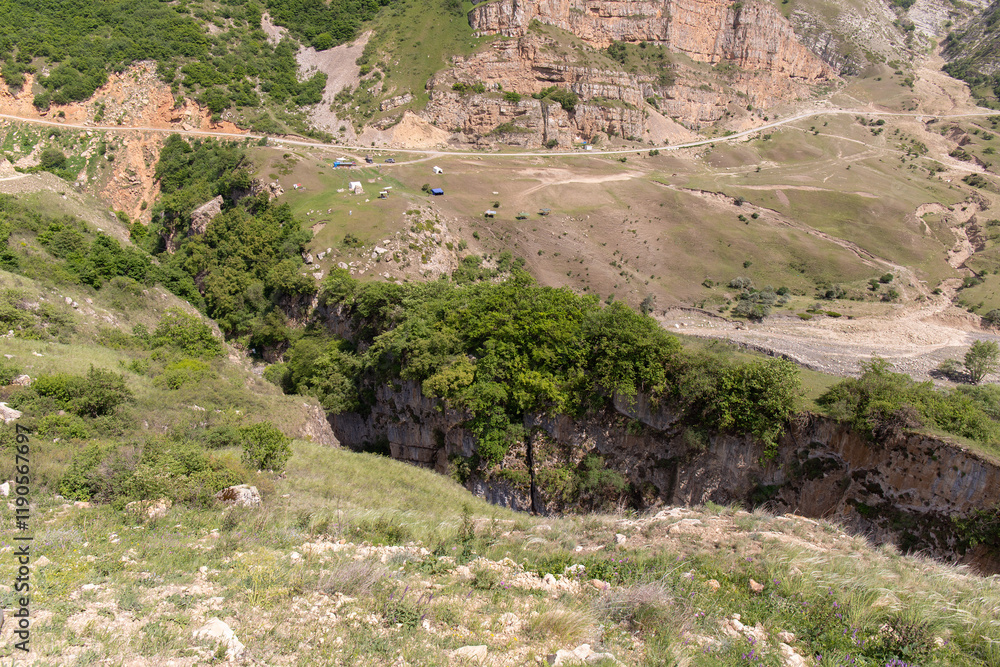 Obraz premium A large beautiful fault in the mountains.